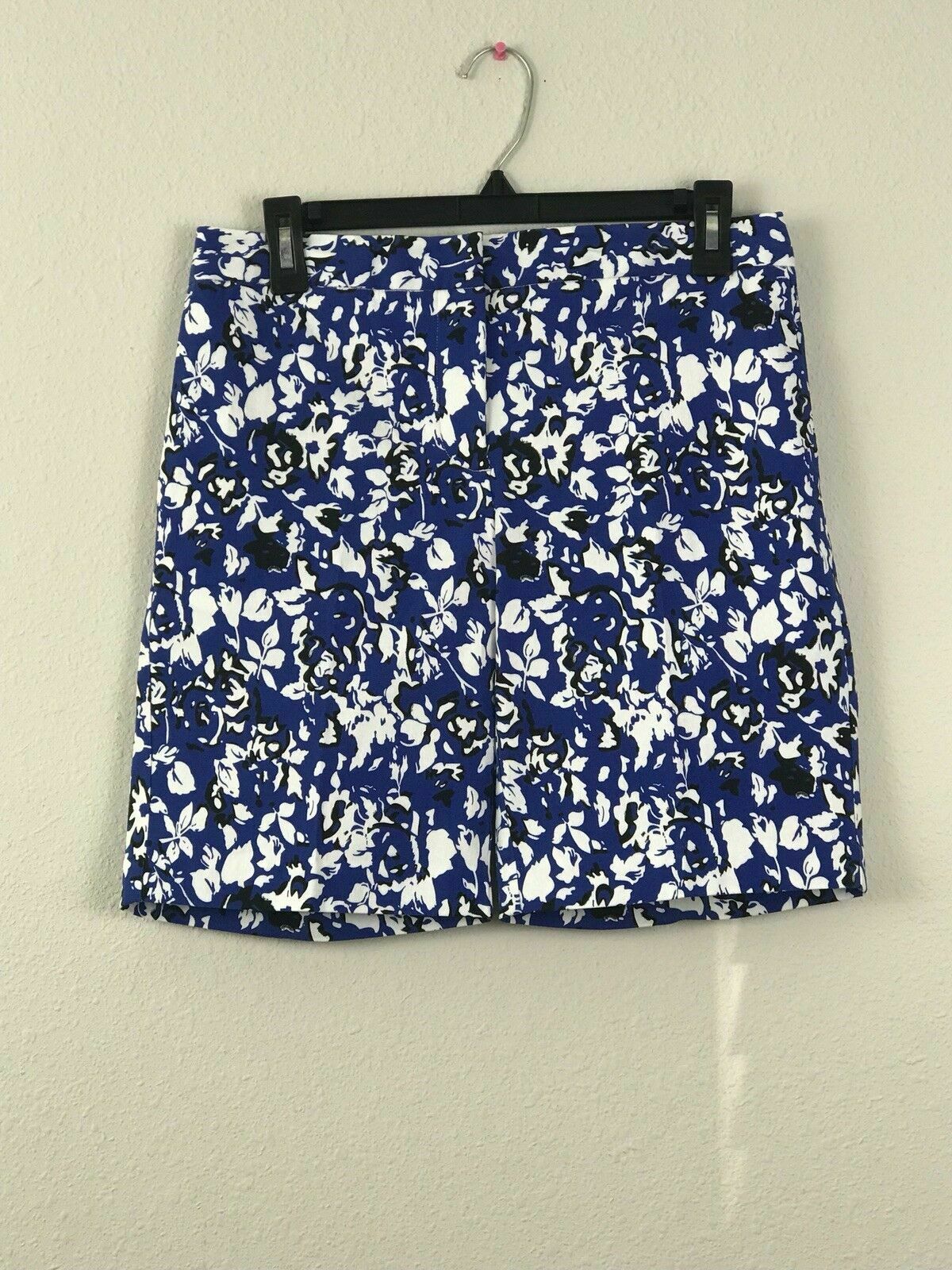 Mario Serrani Italy Bermuda Shorts. Comfort Stretch Tummy Control. Royal Print.