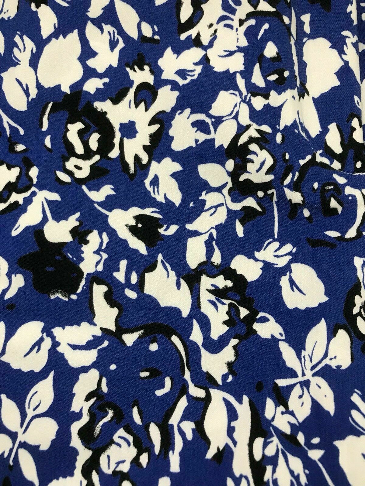 Mario Serrani Italy Bermuda Shorts. Comfort Stretch Tummy Control. Royal Print.