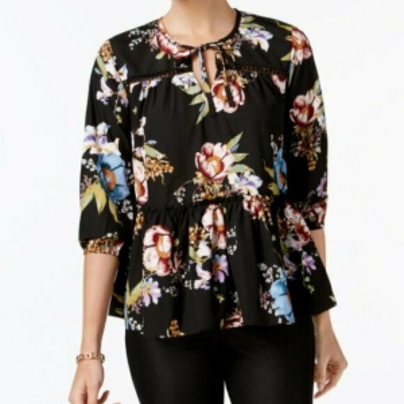 Olivia & Grace Women's Floral Print Ruffled Peasant Top. MSRP $80