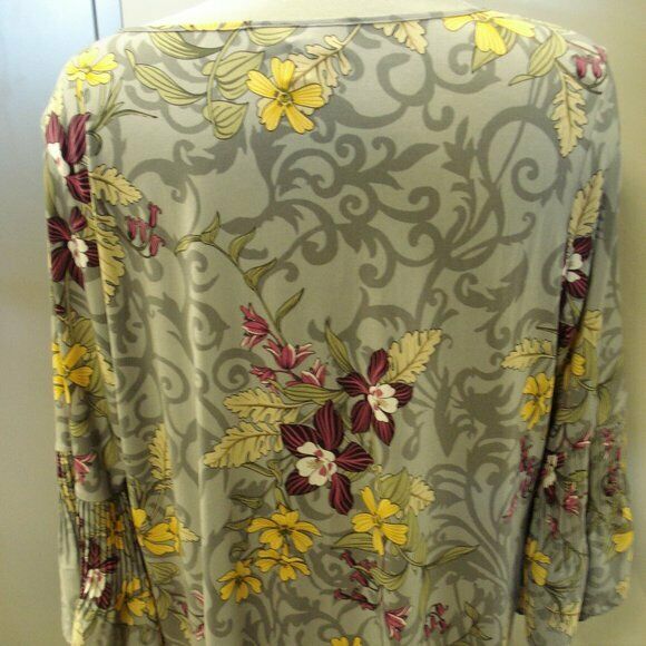 Charter Club Pleated Floral-Print Blouse. Size L. MSRP $80
