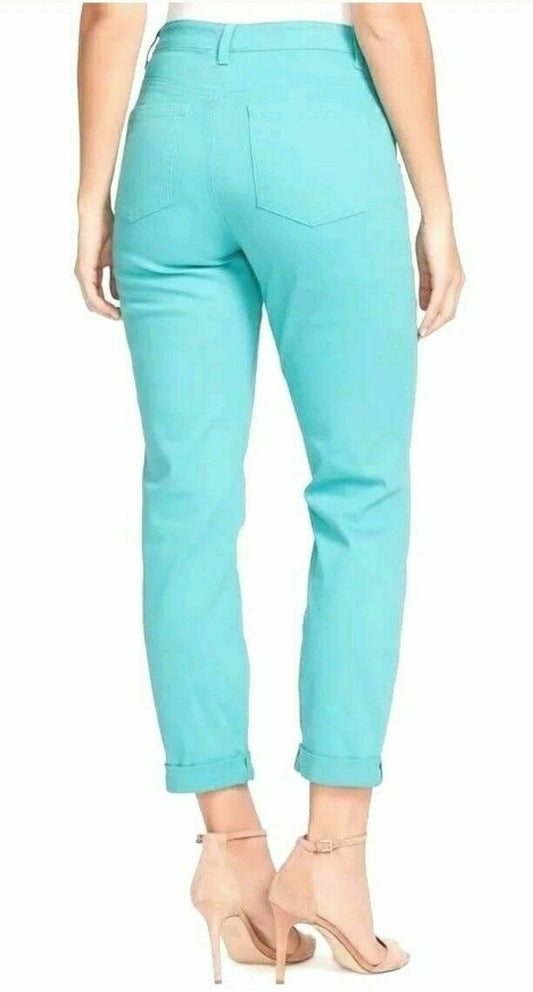 Gloria Vanderbilt Amanda Tapered Jeans, Petite Length. Aqua Sky. Size MSRP $45