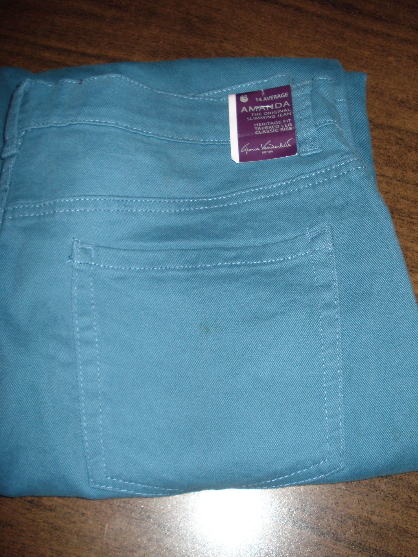 Gloria Vanderbilt Amanda Tapered Jeans, Average Length. Rain Cloud Size MSRP $45