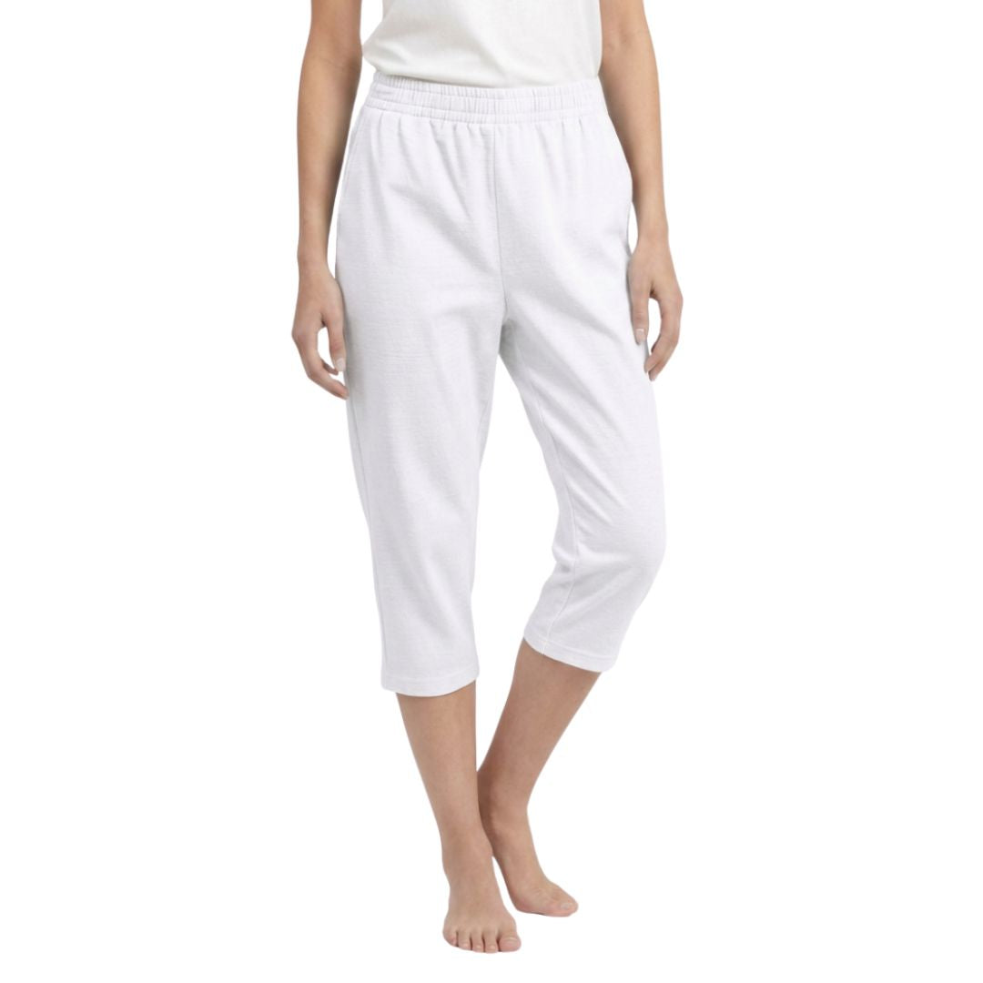100% Cotton Straight-Leg Pull-On Capris. White.
