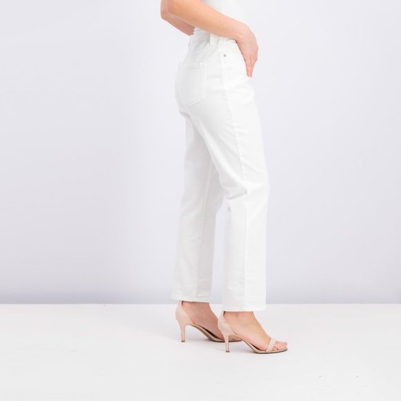 Gloria Vanderbilt Amanda Tapered Jeans, Average Length. White