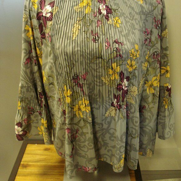 Charter Club Pleated Floral-Print Blouse. Size L. MSRP $80
