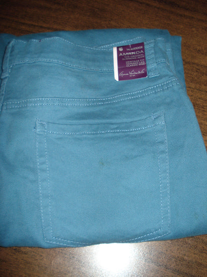 Gloria Vanderbilt Amanda Tapered Jeans, Average Length.