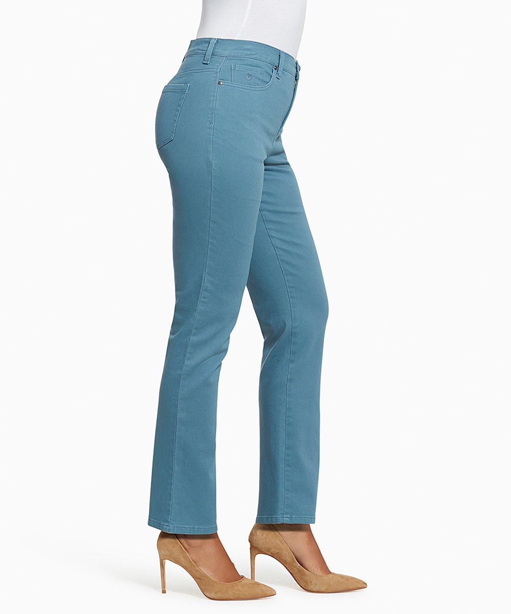 Gloria Vanderbilt Amanda Tapered Jeans, Average Length. Rain Cloud Size MSRP $45